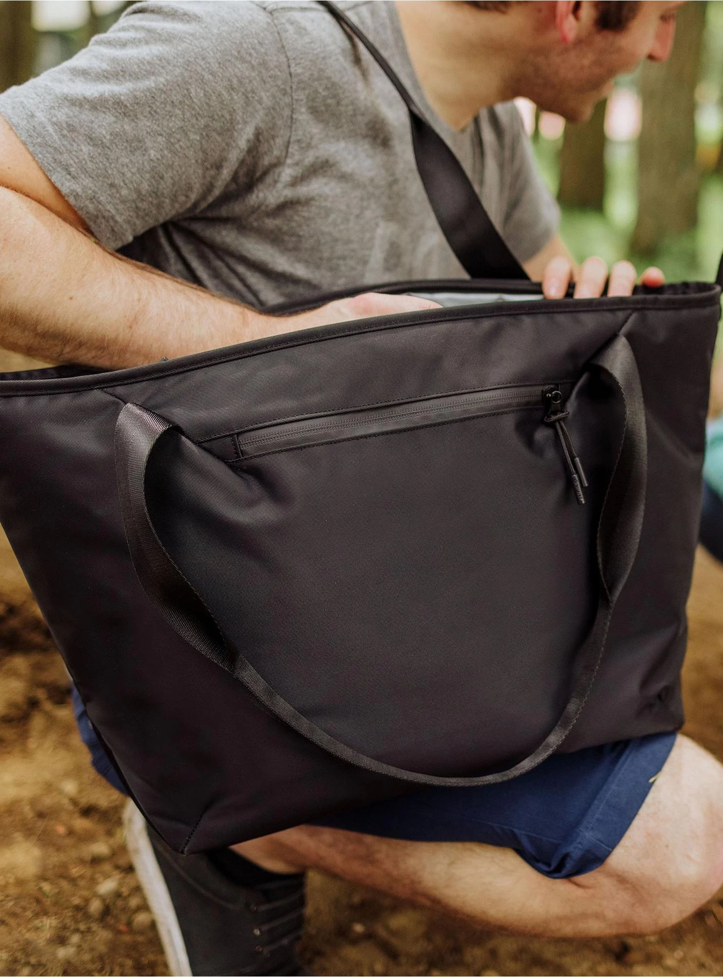 Tarana Carbon Black Cooler Bag Tote - Image 4