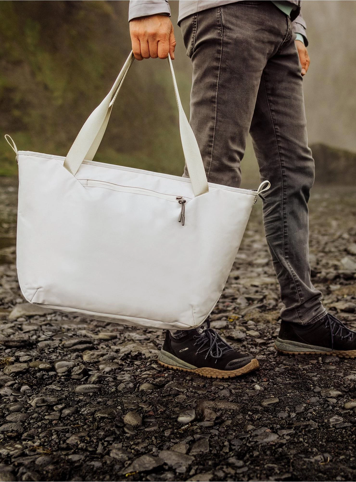 Tarana Halo Gray Cooler Bag Tote - Image 4